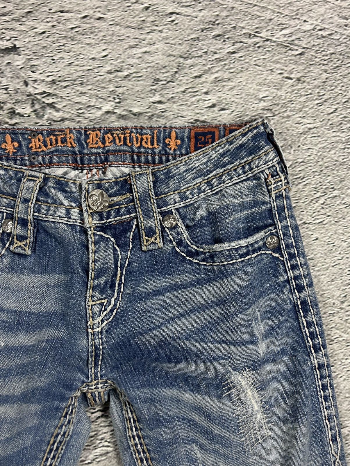 Rock Revival Rock Revival vintage light jeans leather patch Y2K flared Size 25" / US 0 / IT 36 - 9 Thumbnail