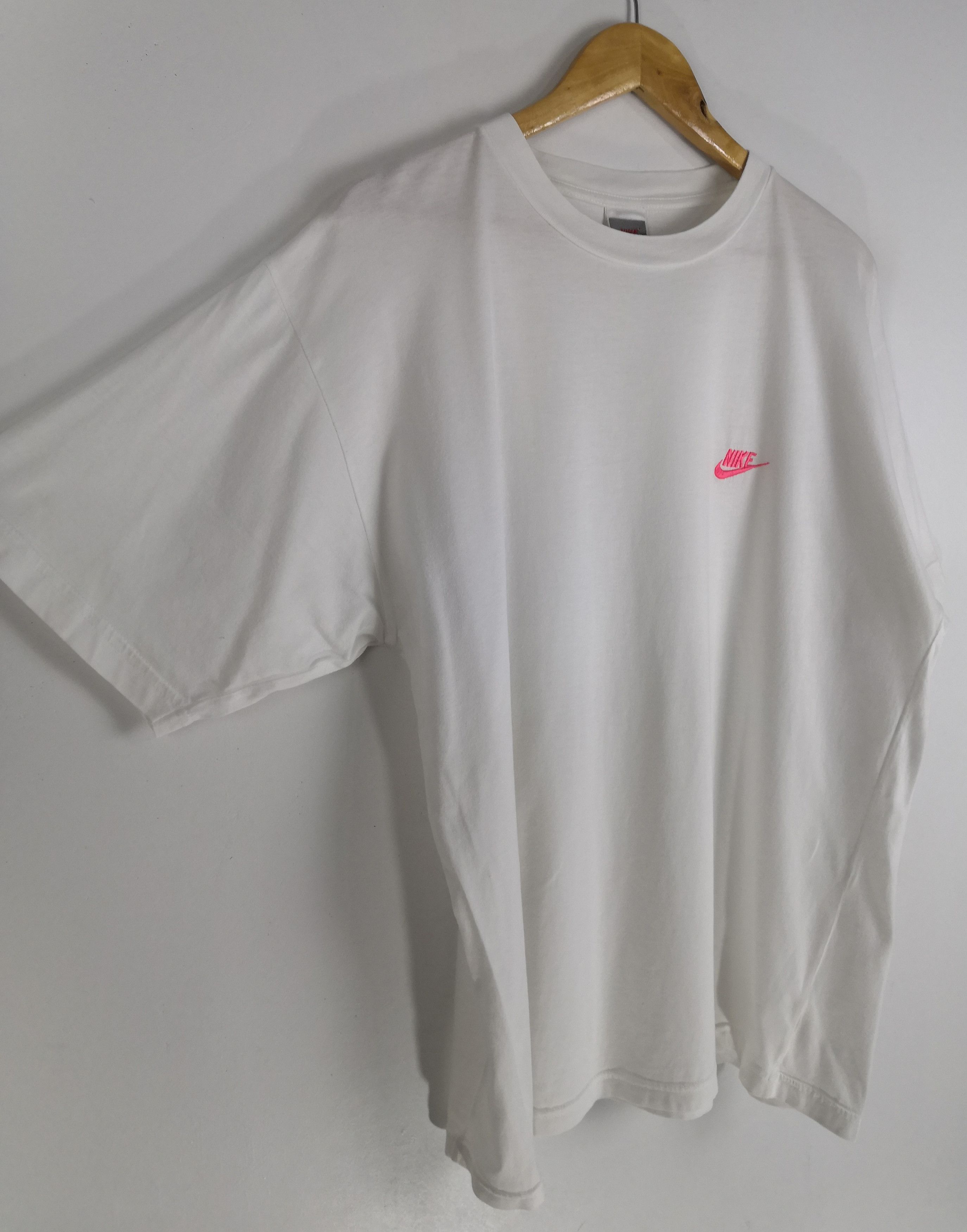 Nike Vintage 90s Nike T-Shirt Embroidery Swoosh Nike Tee Size US L / EU 52-54 / 3 - 3 Thumbnail