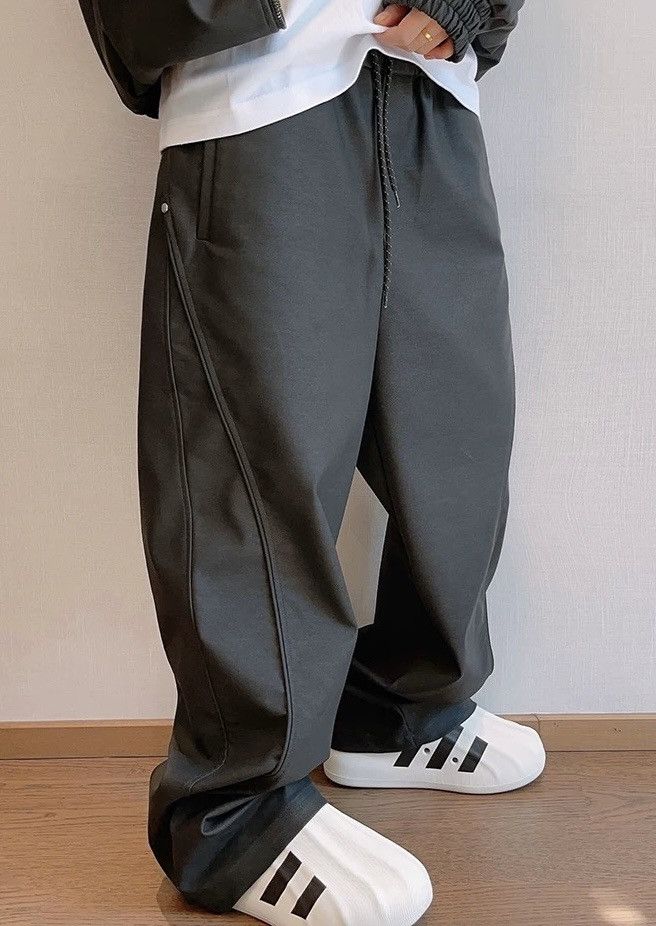 Japanese Brand × Vintage Avant garde fashion y2k faux leather baggy pants Size US 28 / EU 44 - 1 Thumbnail