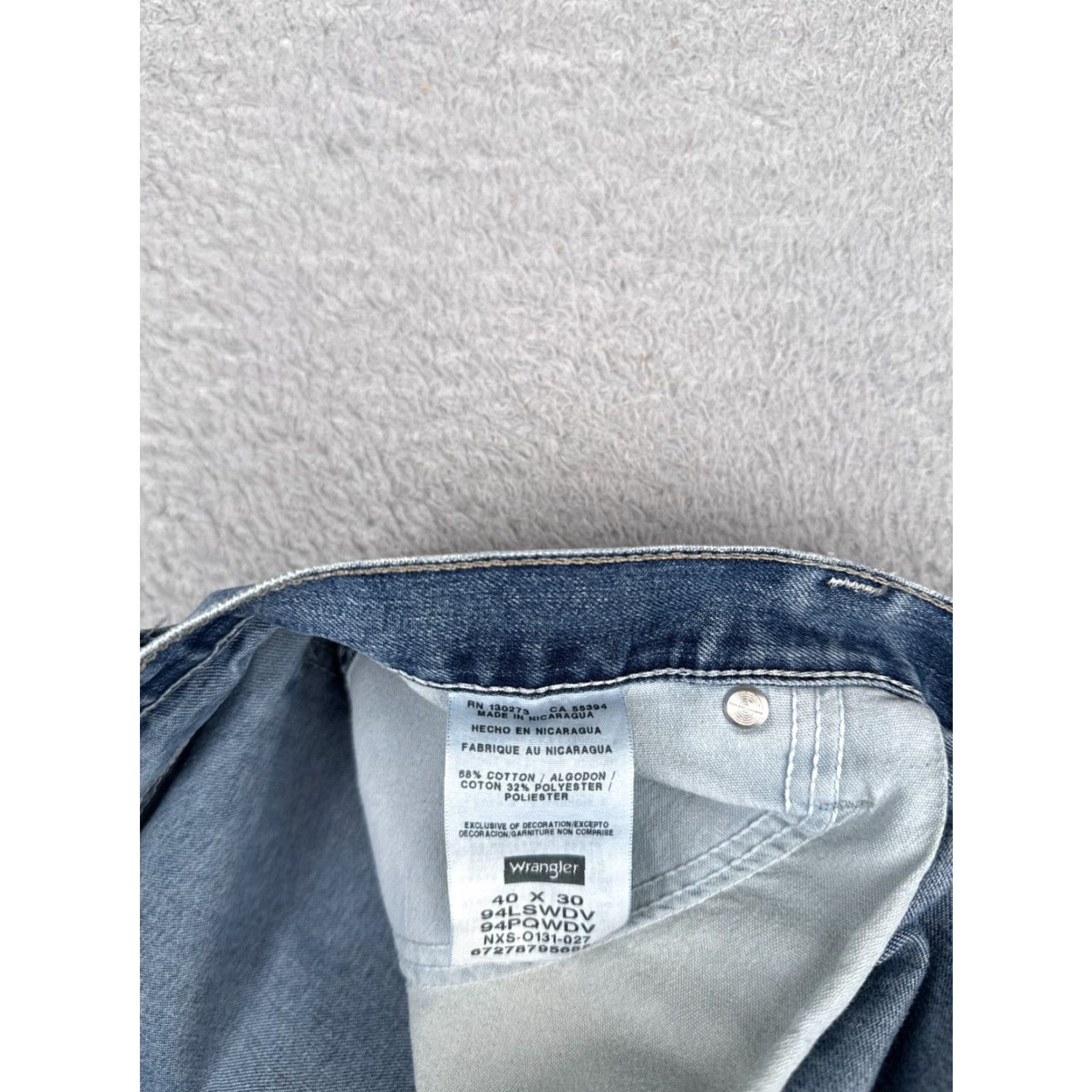 Wrangler Wrangler Jeans Mens 40x30 Blue Denim Straight Leg Carpenter Triple Stitched Work Shirt? Size US 40 / EU 56 - 6 Thumbnail