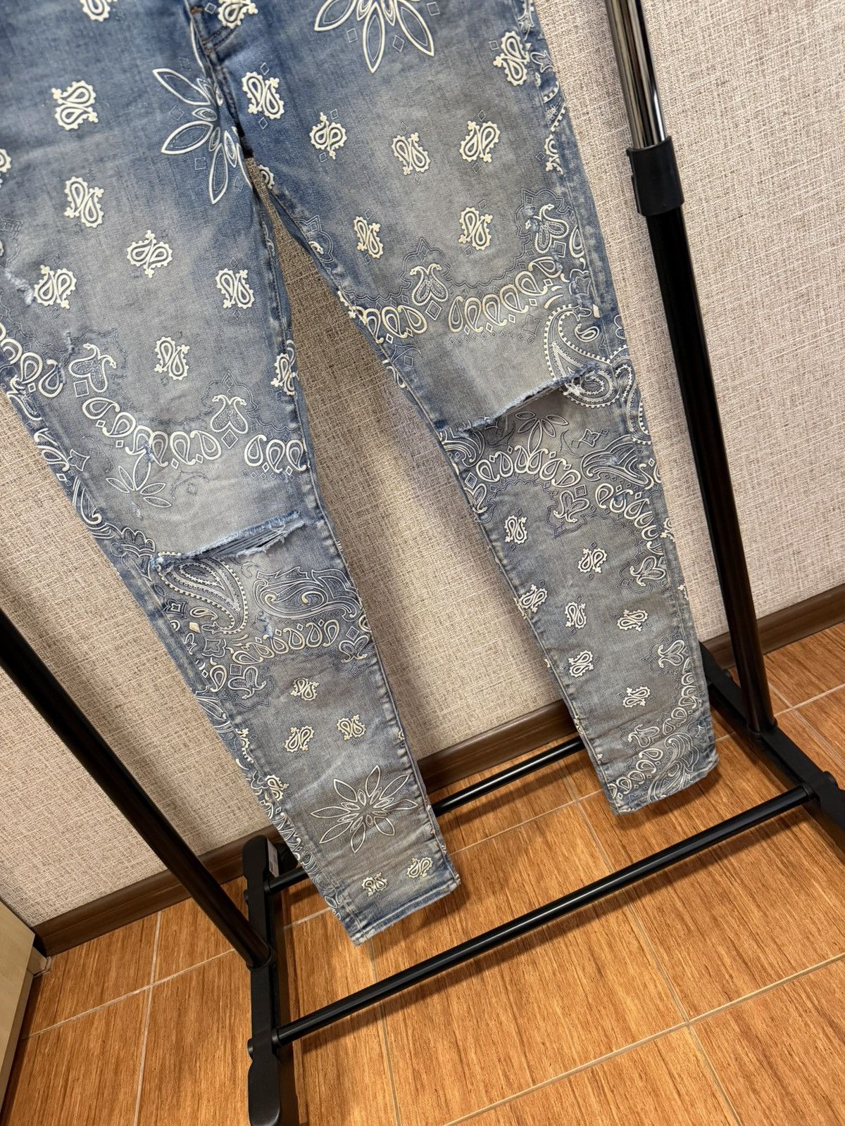 Amiri AMIRI FLOCKED PAISLEY BANDANA JEANS Size US 34 / EU 50 - 8 Thumbnail