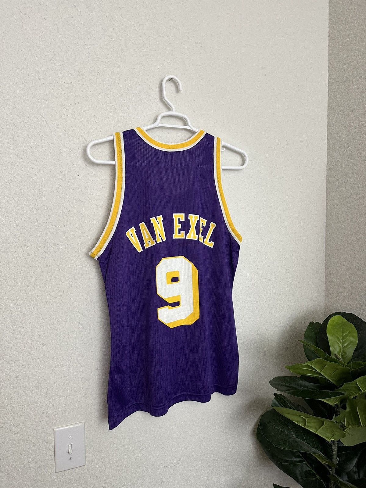 NBA × Vintage VINTAGE 90s NICK VAN EXEL LA LAKERS NBA CHAMPION JERSEY Size US L / EU 52-54 / 3 - 9 Thumbnail