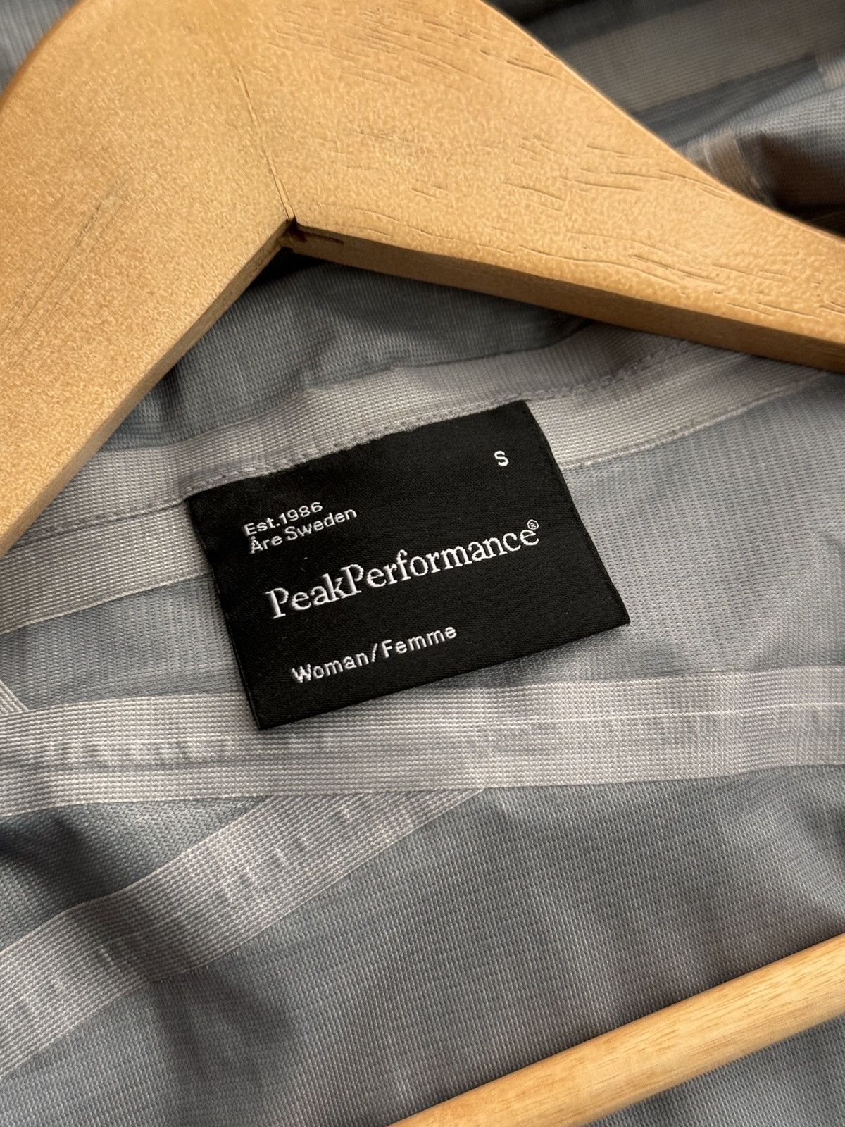Goretex × Peak Performance × Vintage Vintage Peak Performance Gore-Tex Waterproof Blue Jacket Size S / US 4 / IT 40 - 14 Thumbnail
