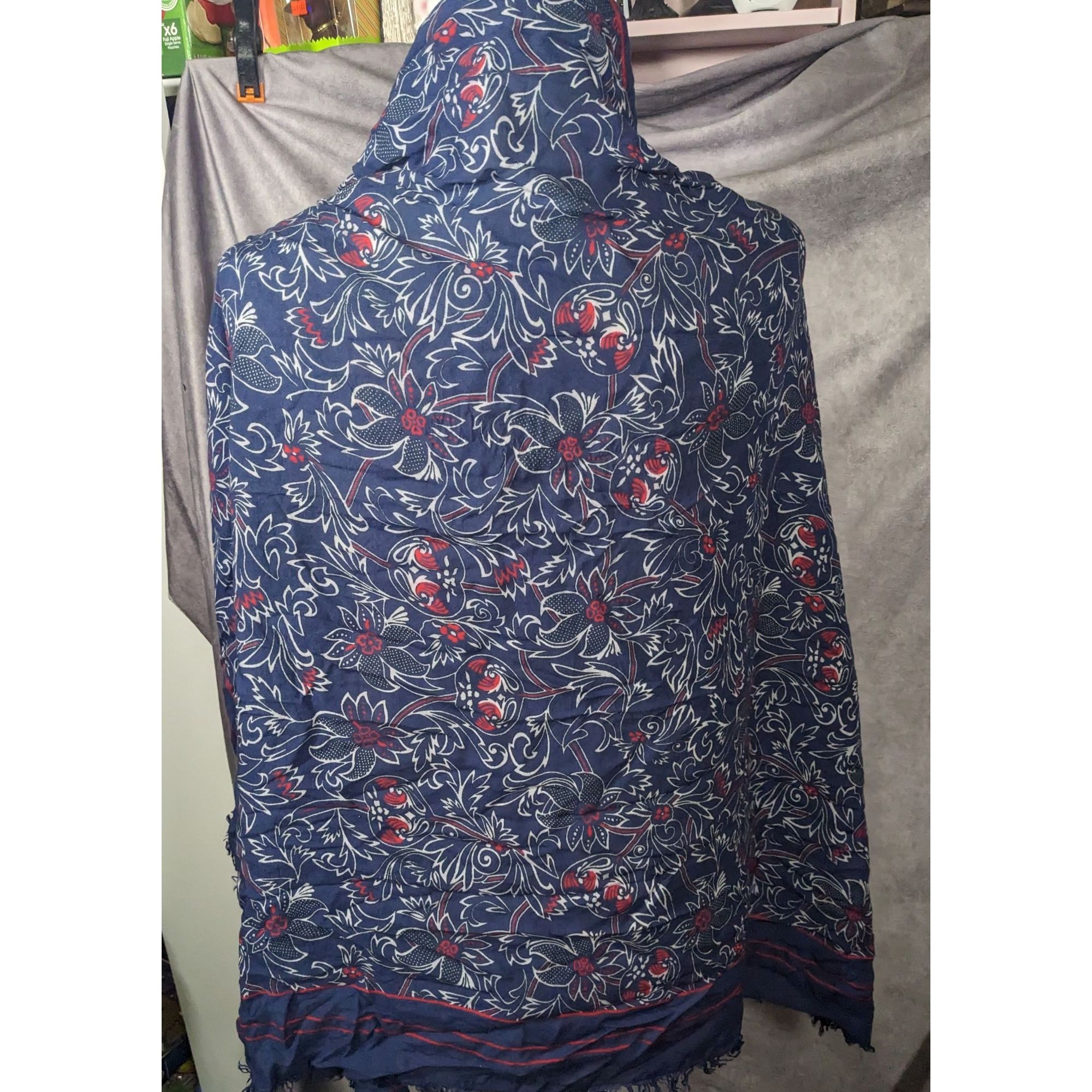Other Les Petites France Blue And White Floral Scarf Size ONE SIZE - 7 Thumbnail