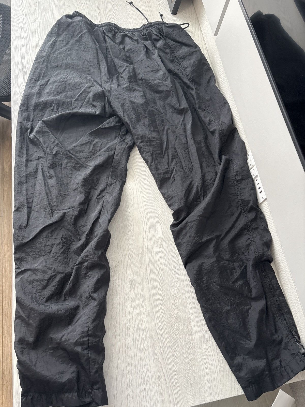 Nike Nike Sportswear Nylon Track Pants - Black (2000s Era) Size US 36 / EU 52 - 1 Thumbnail