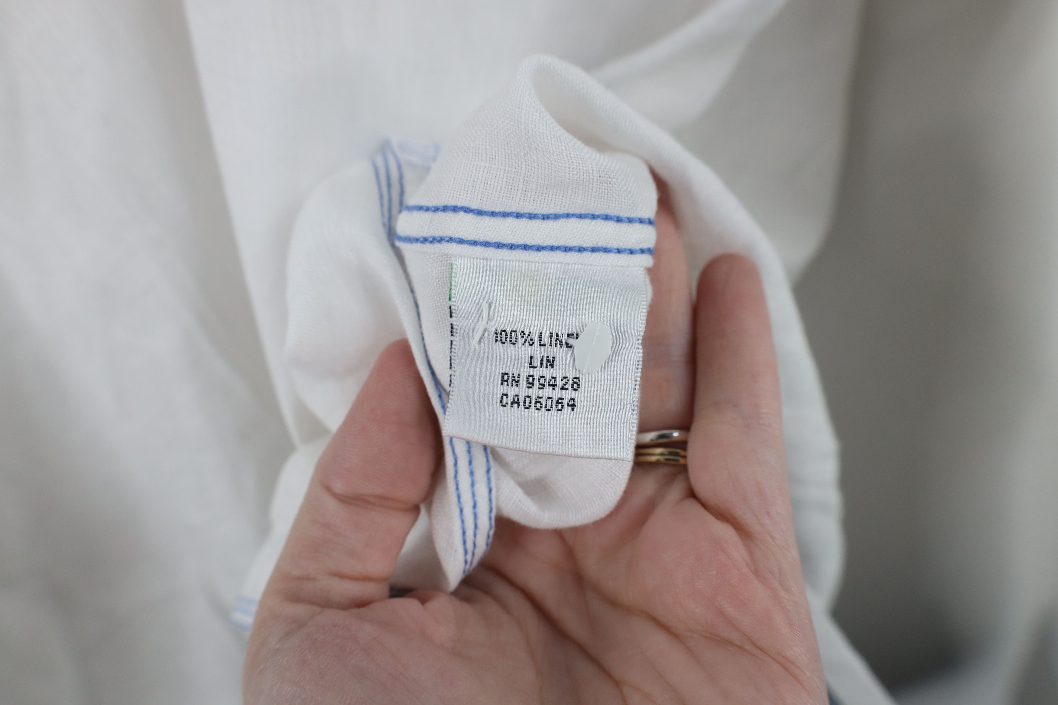 Vintage Bugatchi Uomo Fit Sheer Linen Collared Button Shirt White Size US L / EU 52-54 / 3 - 10 Thumbnail