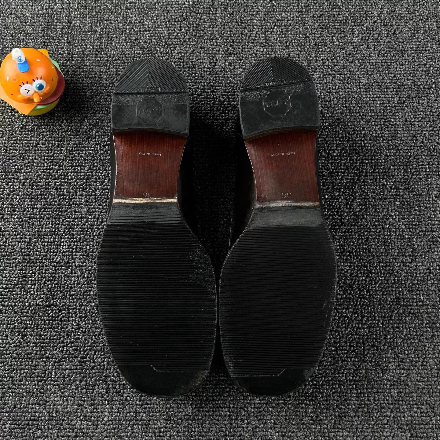 Louis Vuitton LV Black Loafers Size 36 Size US 5 / IT 35 - 6 Thumbnail
