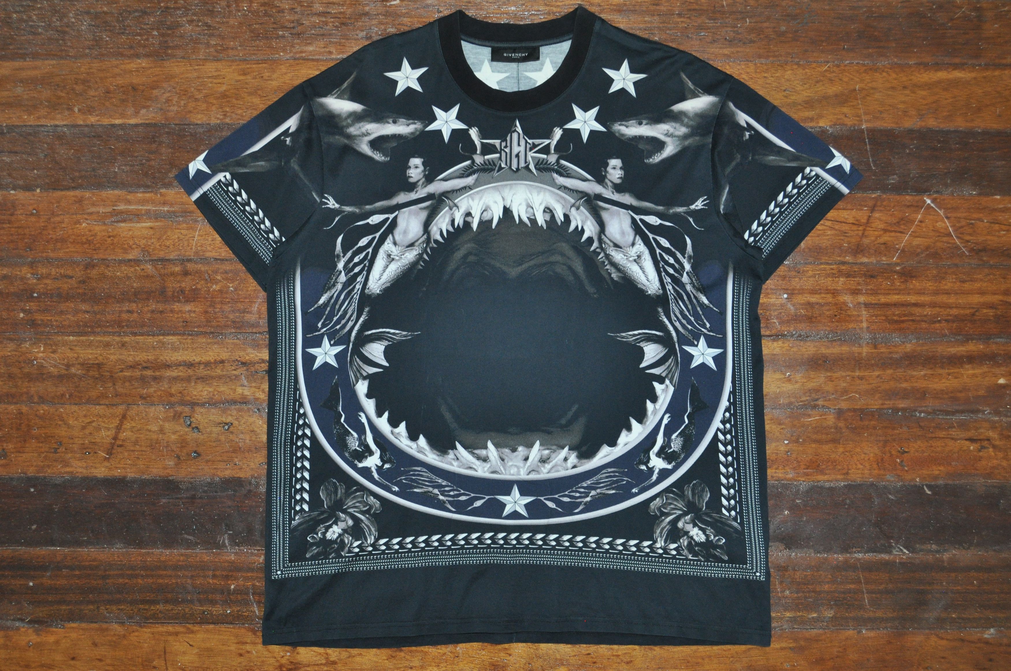 Givenchy Givenchy - RT - Pre-Fall 2012 - Shark & Mermaid-Print Tee Size US XXS / EU 40 - 2 Thumbnail
