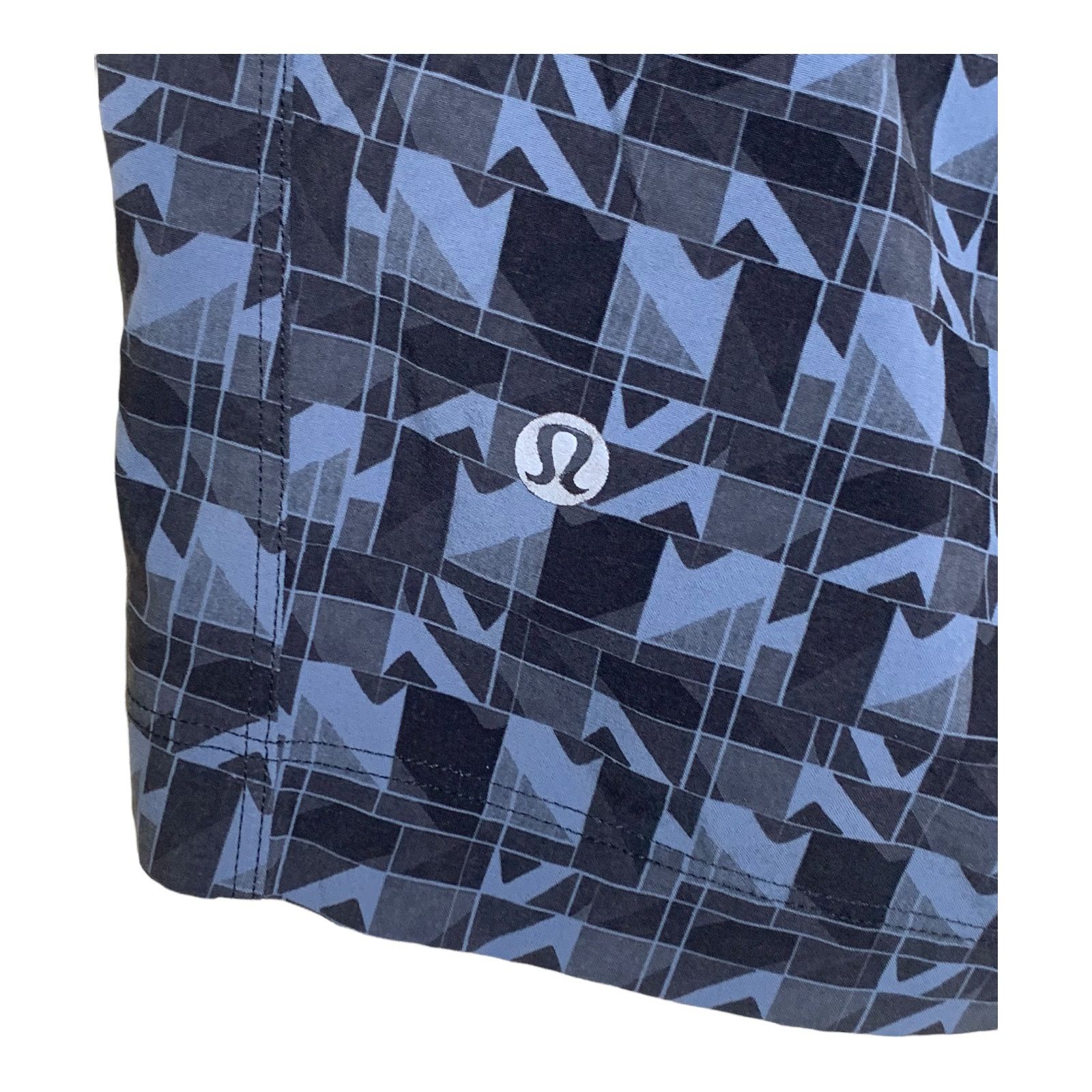 Lululemon Lululemon geometric print training pull on shorts size M Size US 36 / EU 52 - 4 Thumbnail