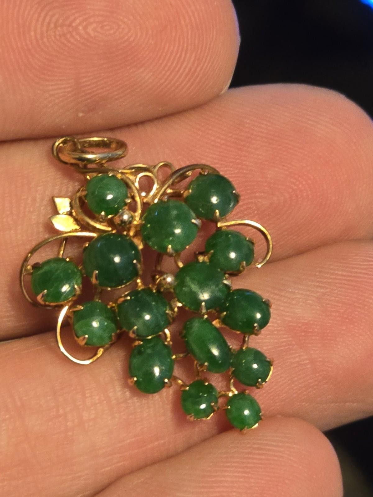 The Unbranded Brand 14K Gold Natural Green Jadeite Grape Pendant Vintage Size ONE SIZE - 4 Thumbnail