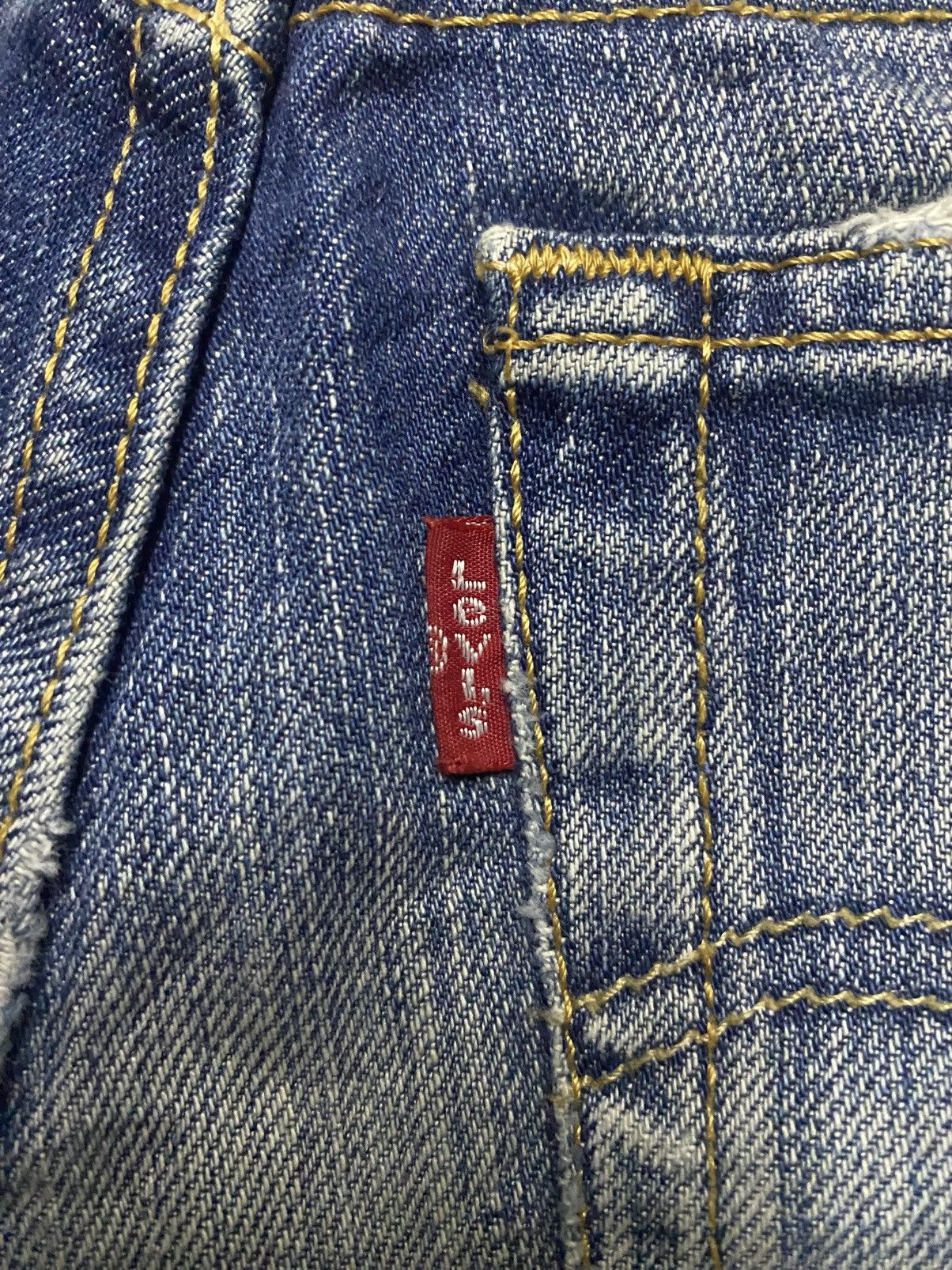 Levi's Vintage Levis 501 Blue Wash Distressed ButtonFly Jeans Size US 28 / EU 44 - 15 Thumbnail