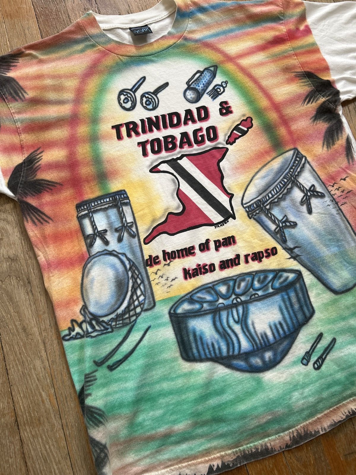 Vintage Vintage Airbrushed AOP Trinidad T shirt Size XL Y2K Size US XL / EU 56 / 4 - 4 Thumbnail