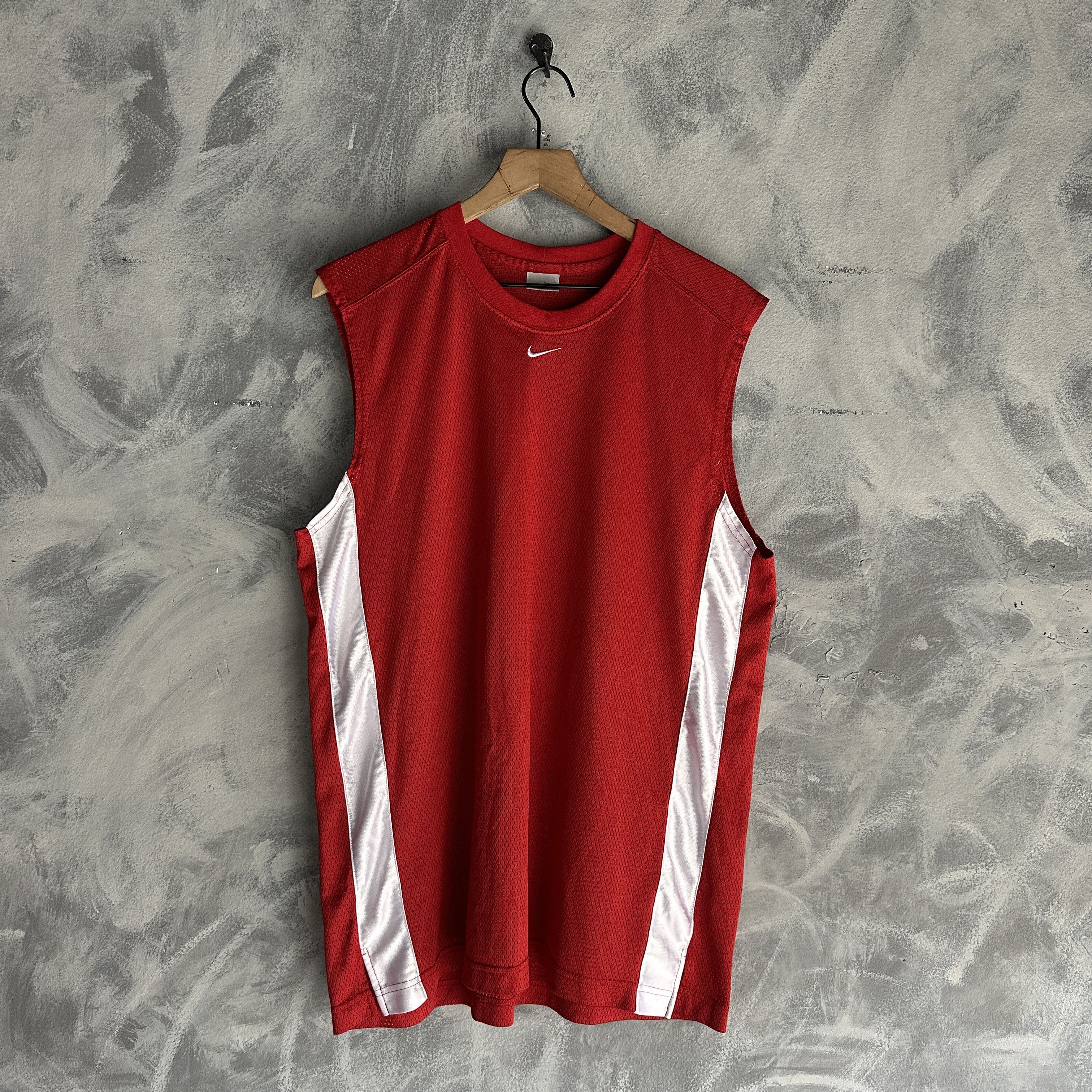 Nike Vtg Y2K Nike Center Swoosh Tank Top Shirt Mens Basketball Size US L / EU 52-54 / 3 - 1 Thumbnail