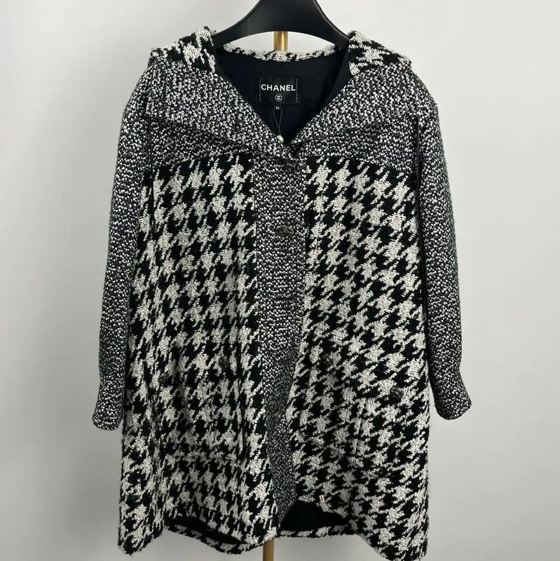 Chanel Chanel Gray Wool Cardigan with Hood 0089 Size M / US 6-8 / IT 42-44 - 1 Thumbnail