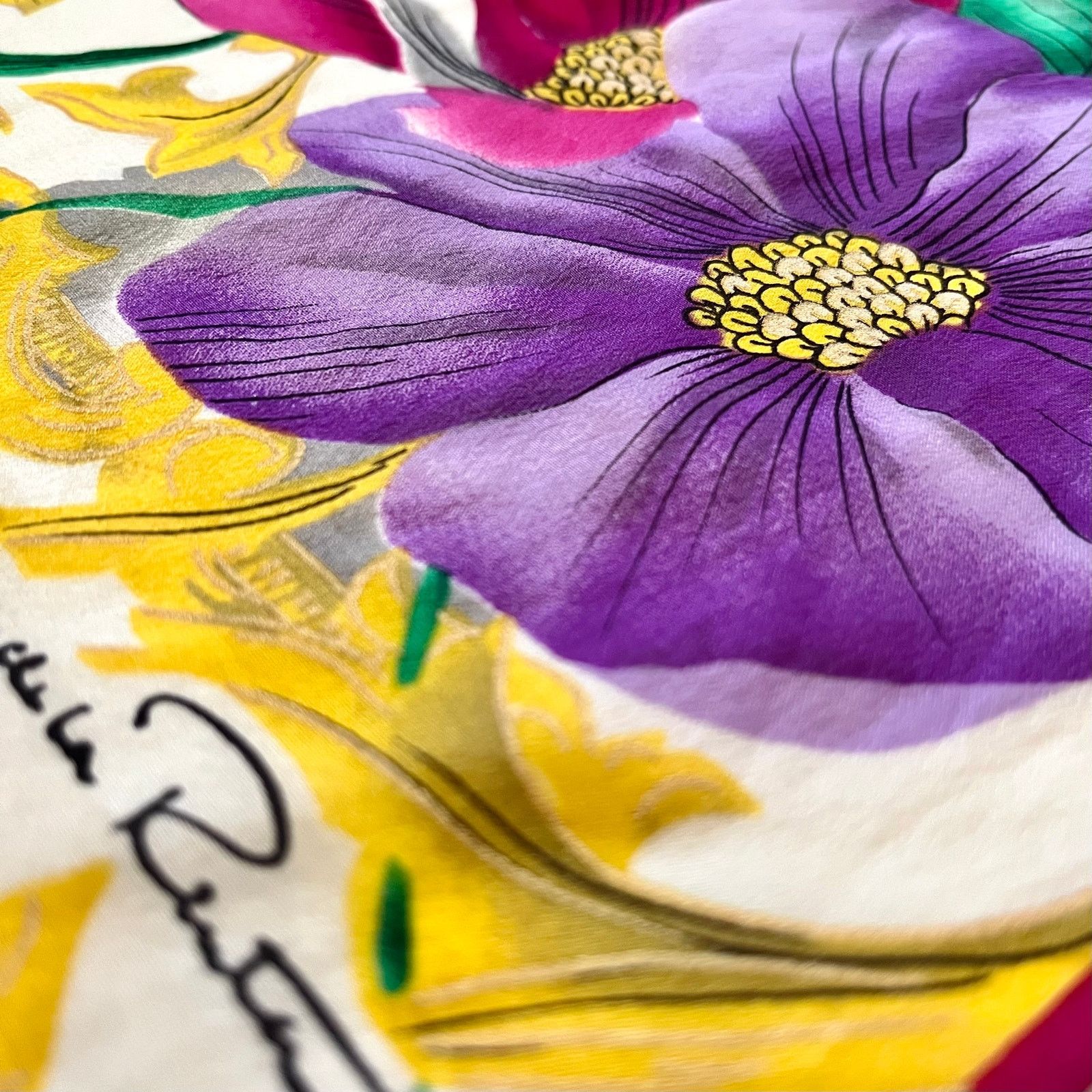 Oscar De La Renta × Vintage Oscar de la Renta Floral Gold Crepe de Chine Silk Scarf Size ONE SIZE - 4 Thumbnail
