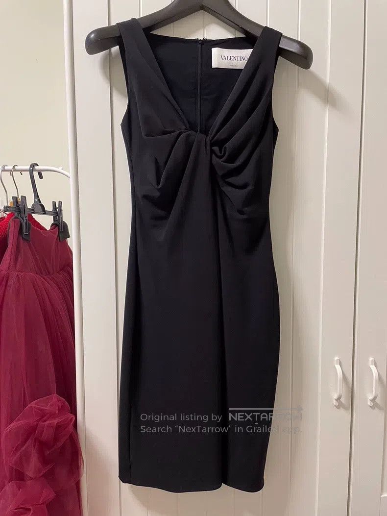 Valentino Elegant little black dress