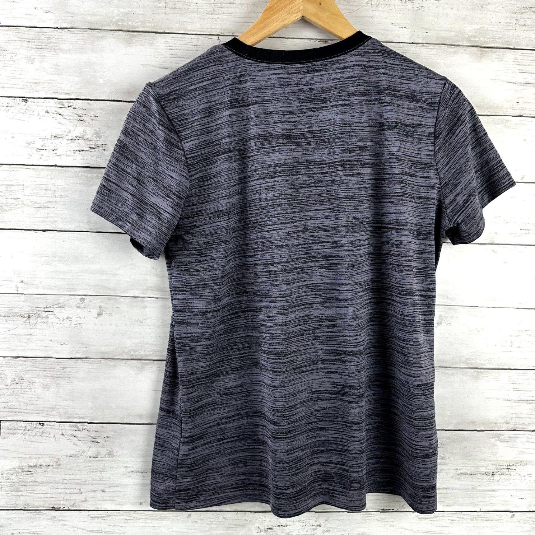 Nike Nike Dri-Fit Shirt Women's Medium Gray Short Sleeve Size M / US 6-8 / IT 42-44 - 5 Thumbnail