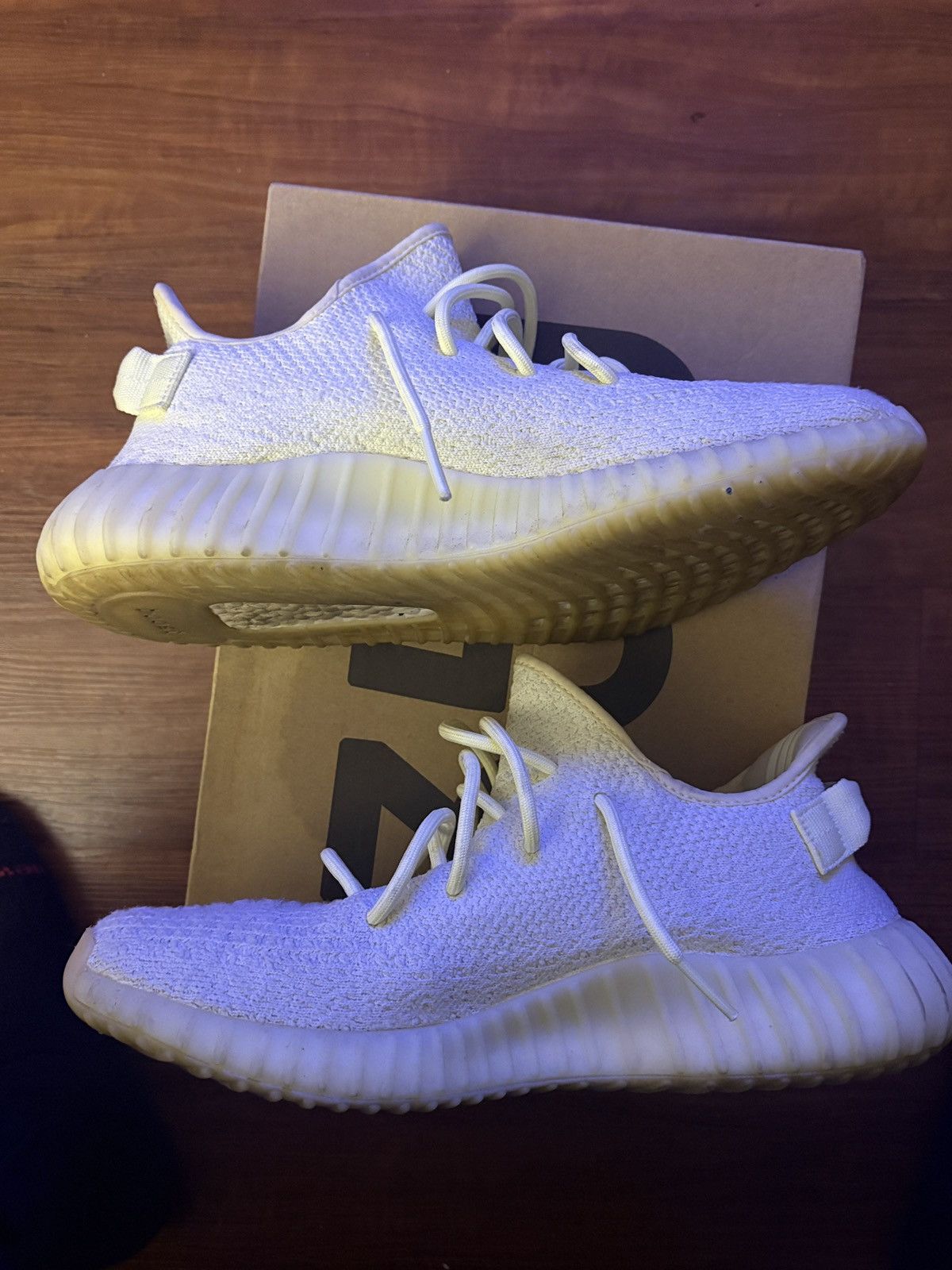 Yeezy Yeezy 350 v2 Butter Size 10.5 Size US 10.5 / EU 43-44 - 2 Thumbnail