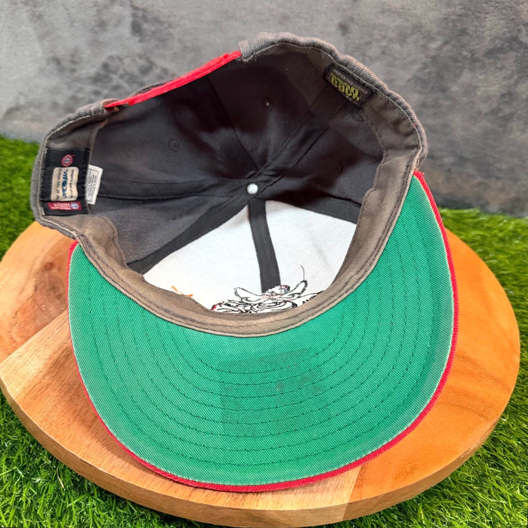 Top Of The World Top of the World UNLV Rebels Snapback Hat Grey Red Wool Blend Cap Mens Adult Size US M / EU 48-50 / 2 - 5 Thumbnail