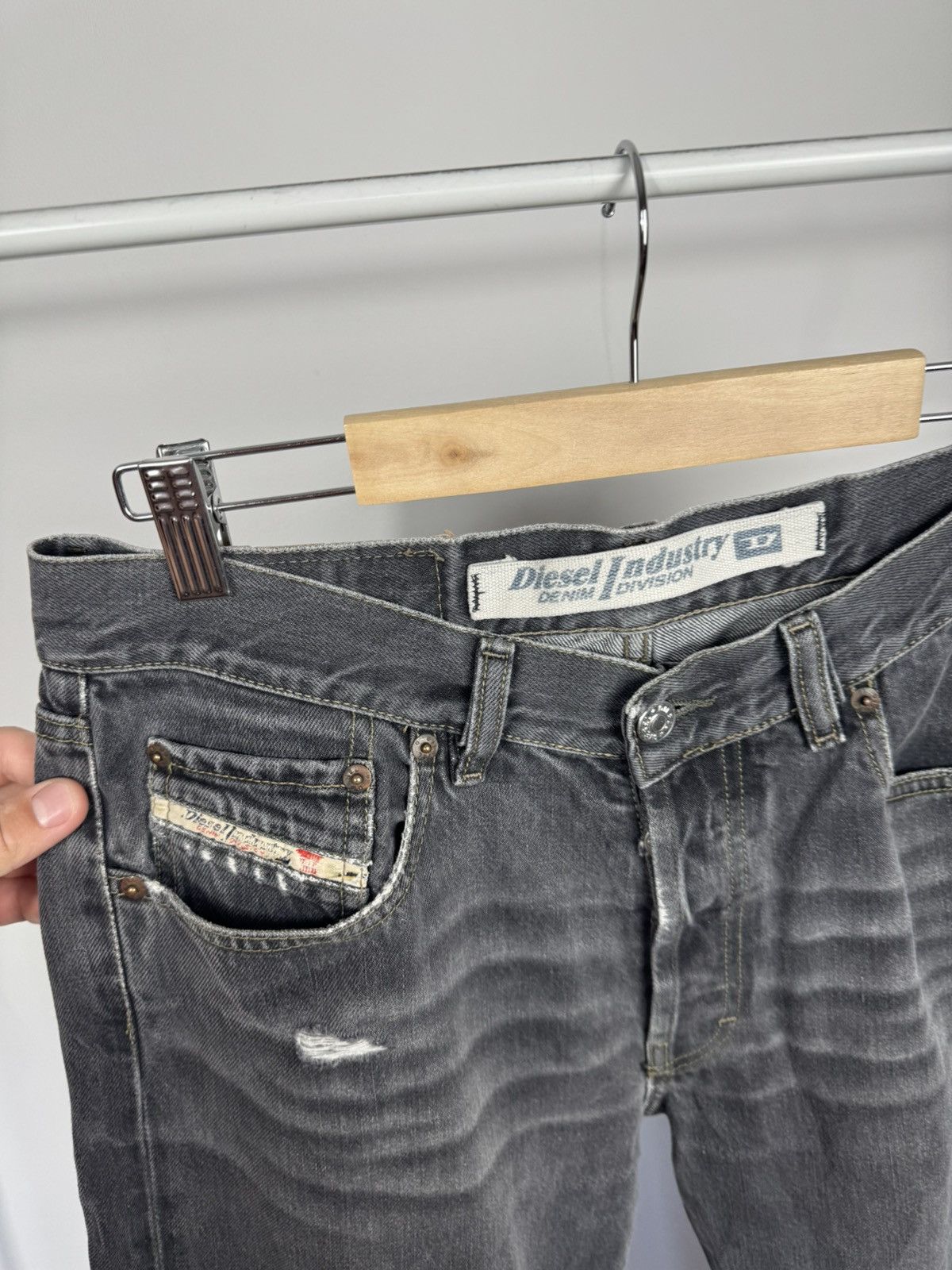 Diesel Diesel Industry Denim Division Distressed Jeans Italy W32 Size US 32 / EU 48 - 13 Thumbnail