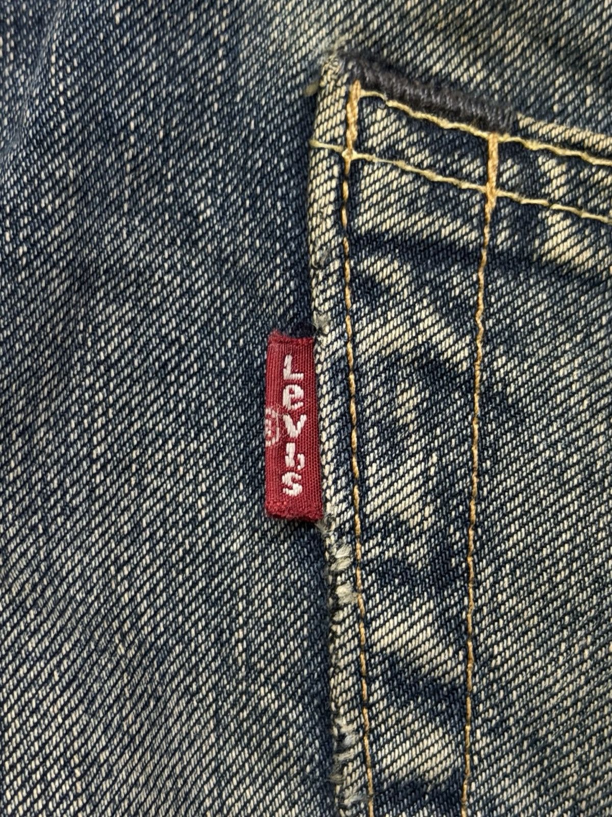 Levi's Vintage Levi’s 505 Denim Jeans | Vintage Heavy Fade | W33 Size US 33 - 11 Thumbnail