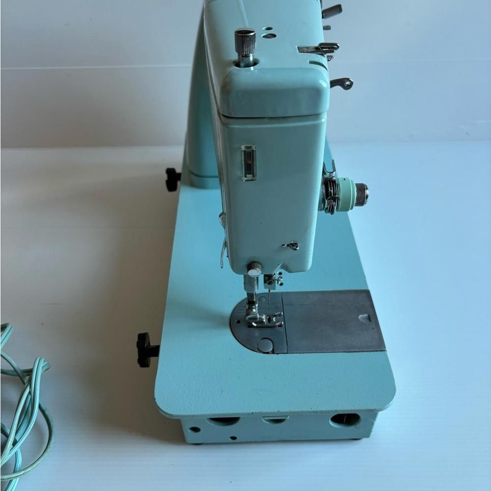 Designer Vintage blue zigzag singer sewing machine model 348 Size ONE SIZE - 3 Thumbnail
