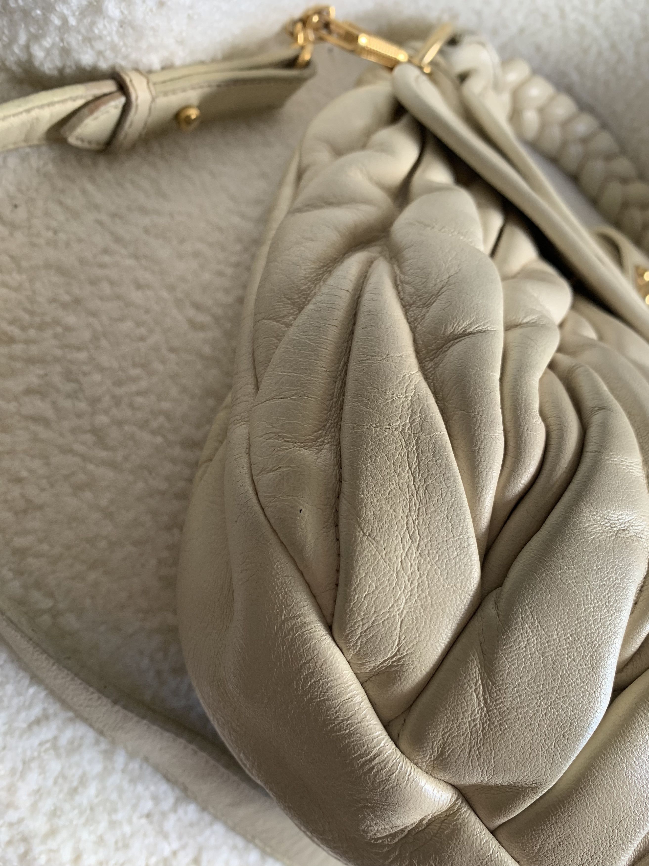 Miu Miu Miu Miu Matelassé Coffer 2 Ways Bag White Size ONE SIZE - 16 Thumbnail