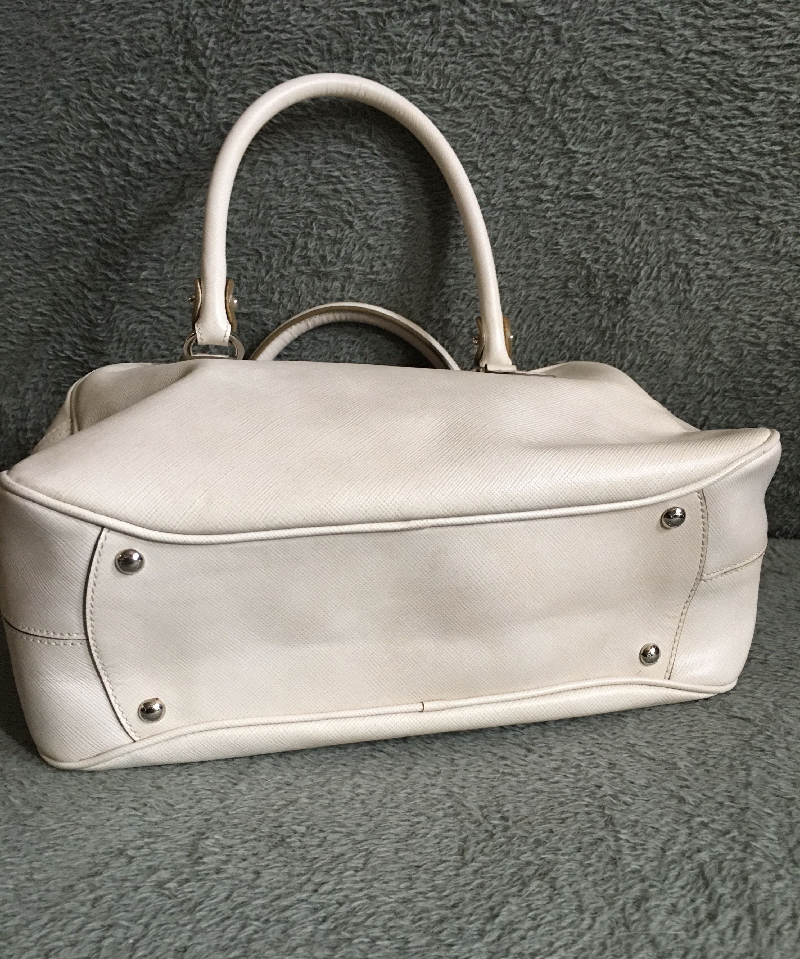Salvatore Ferragamo Salvatore Ferragamo Cream Saffiano Leather Satchel Bag Size ONE SIZE - 9 Thumbnail