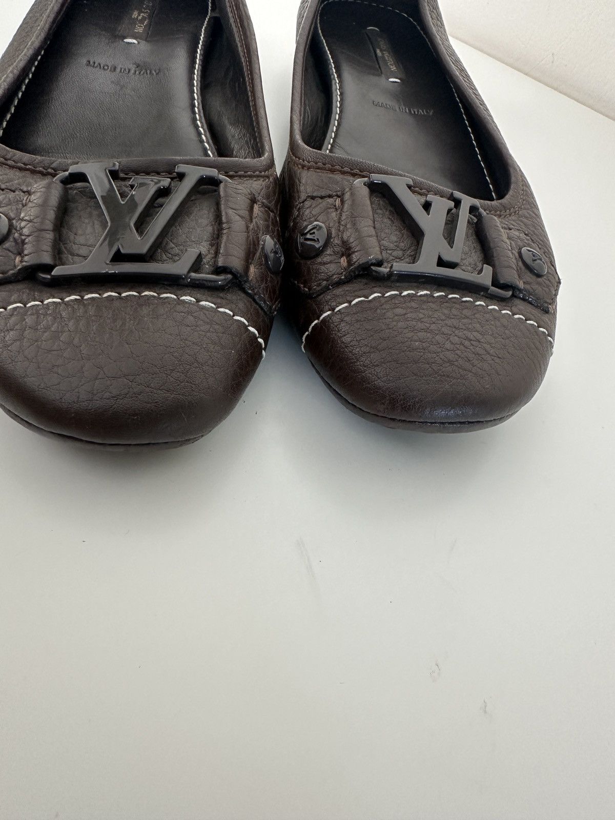 Louis Vuitton Louis Vuitton Big Logo Leather Flats Shoes Ballets Size US 7 / IT 37 - 7 Thumbnail