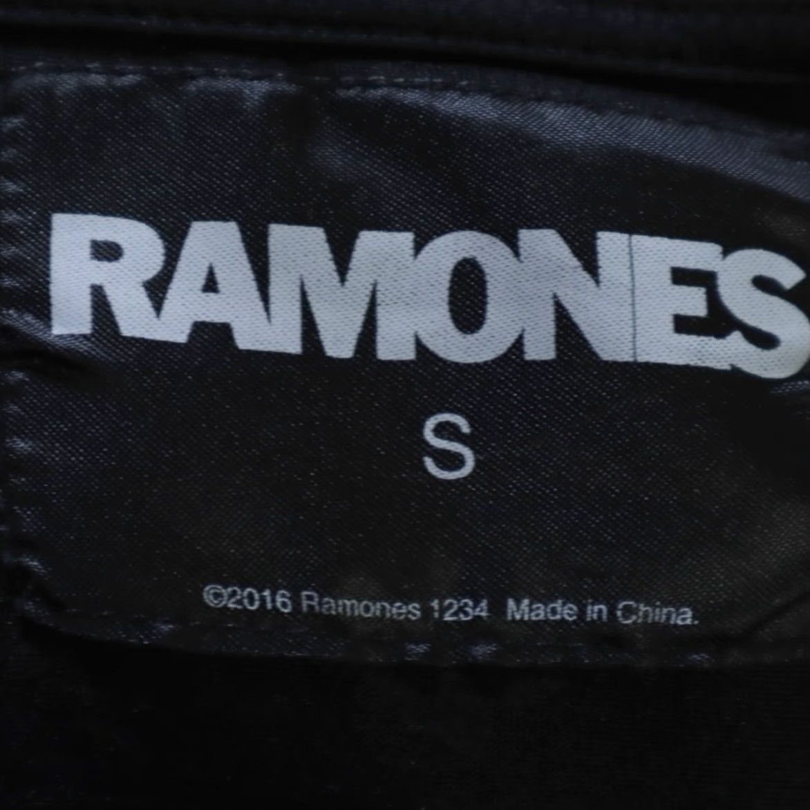 Vintage Ramones Shirt Womens S Black V-Neck Baseball 2016 Solid Basic Ramones 2016 Baseball Womens S Black V-Neck Shirt Size S / US 4 / IT 40 - 5 Thumbnail