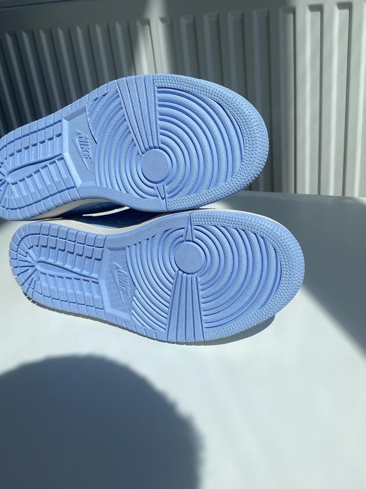 Nike 2018 Nike Jordan 1 Low Retro Royal Tint US6 Women’s Size US 6 / IT 36 - 9 Thumbnail