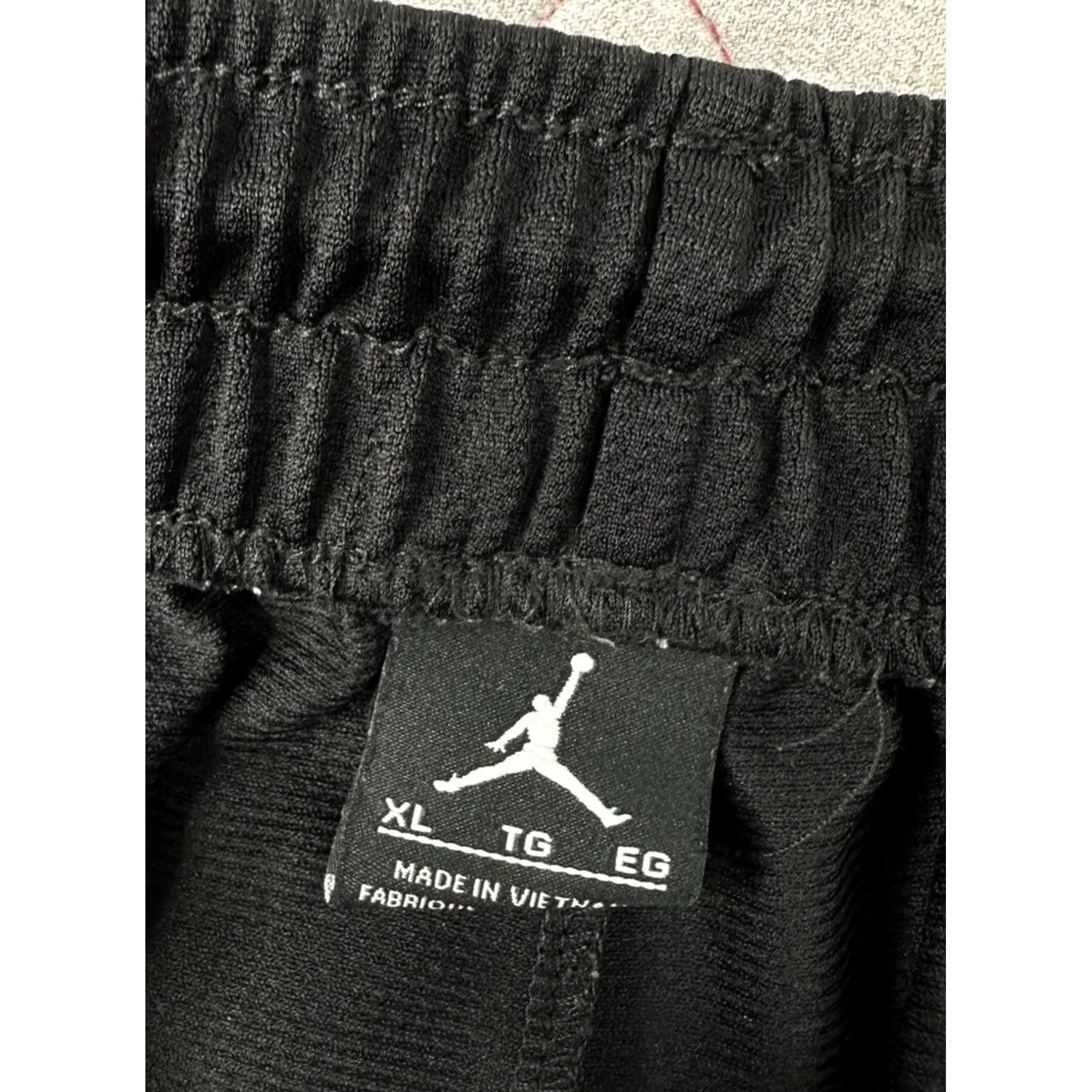 Jordan Brand Jordan Retro Basketball Shorts Men's XL Black Gold Size US 36 / EU 52 - 4 Thumbnail