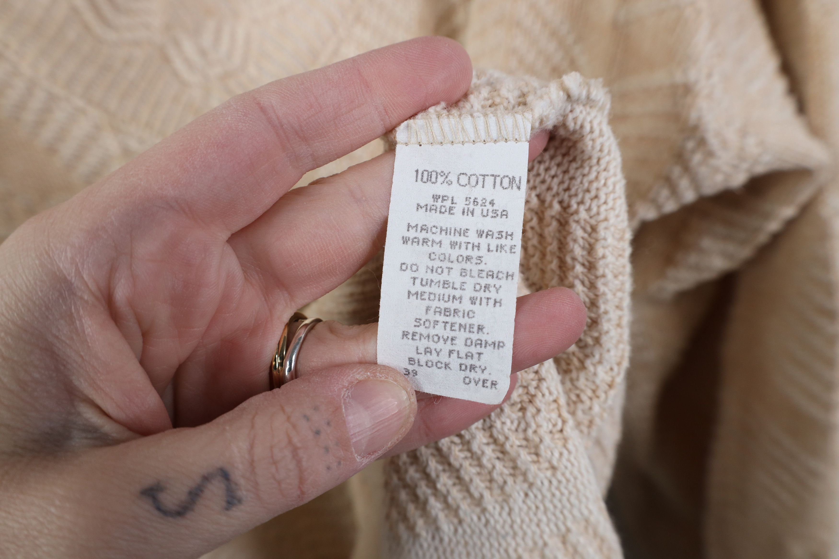Vintage Vintage 90s Dapper Tree Knit V-Neck Sweater Beige USA Size US M / EU 48-50 / 2 - 8 Thumbnail