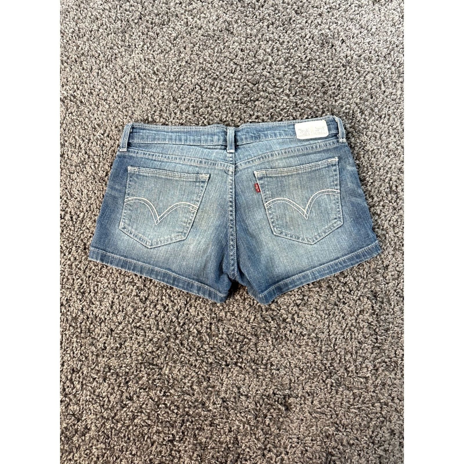 Denime VINTAGE Levis Low Rise Shorts Womens 30 Denim Mini Light Wash Pocket 90s Classic Festival Beige? Size 30" / US 8 / IT 44 - 6 Thumbnail