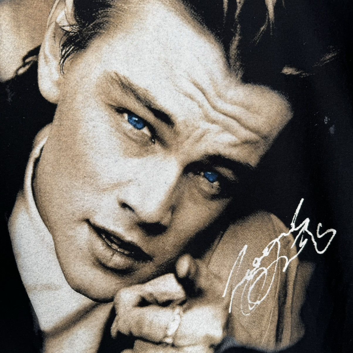 Vintage Vintage 90s Leonardo DiCaprio Signature Movie Euro T Shirt Size US L / EU 52-54 / 3 - 3 Thumbnail