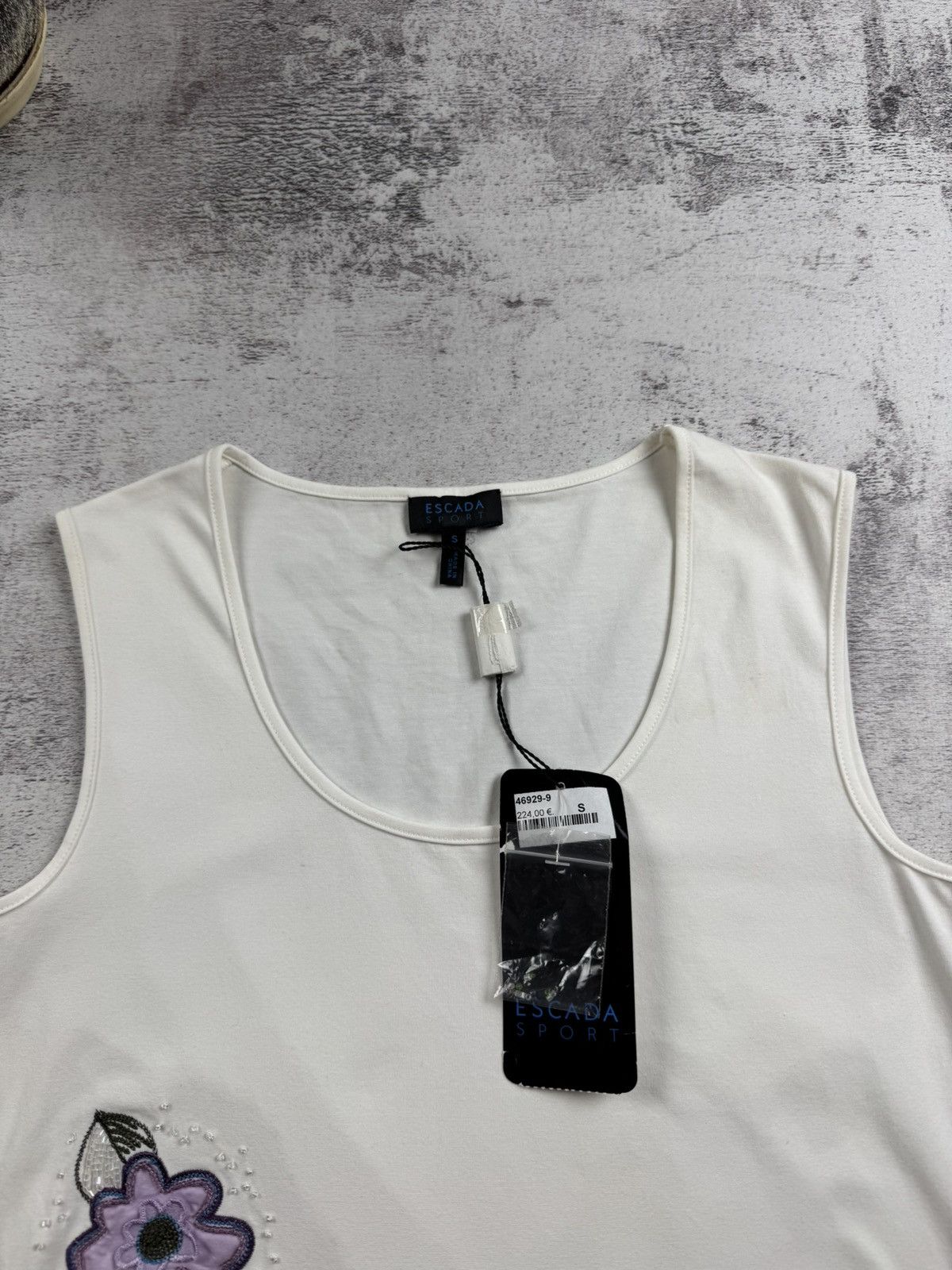 Escada Sport Escada Sport Embroidered Flowers Small Sleeveless White Luxury Tank Trotter Top Size S / US 4 / IT 40 - 9 Thumbnail