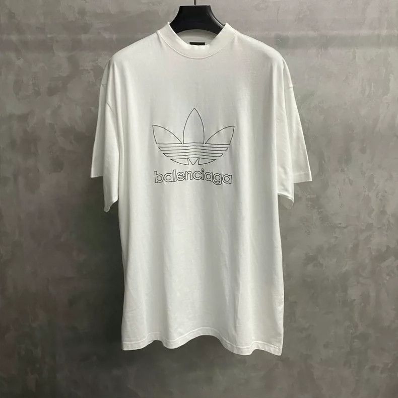 Balenciaga Balenciaga White embroidered logo short sleeve Size US M / EU 48-50 / 2 - 1 Thumbnail
