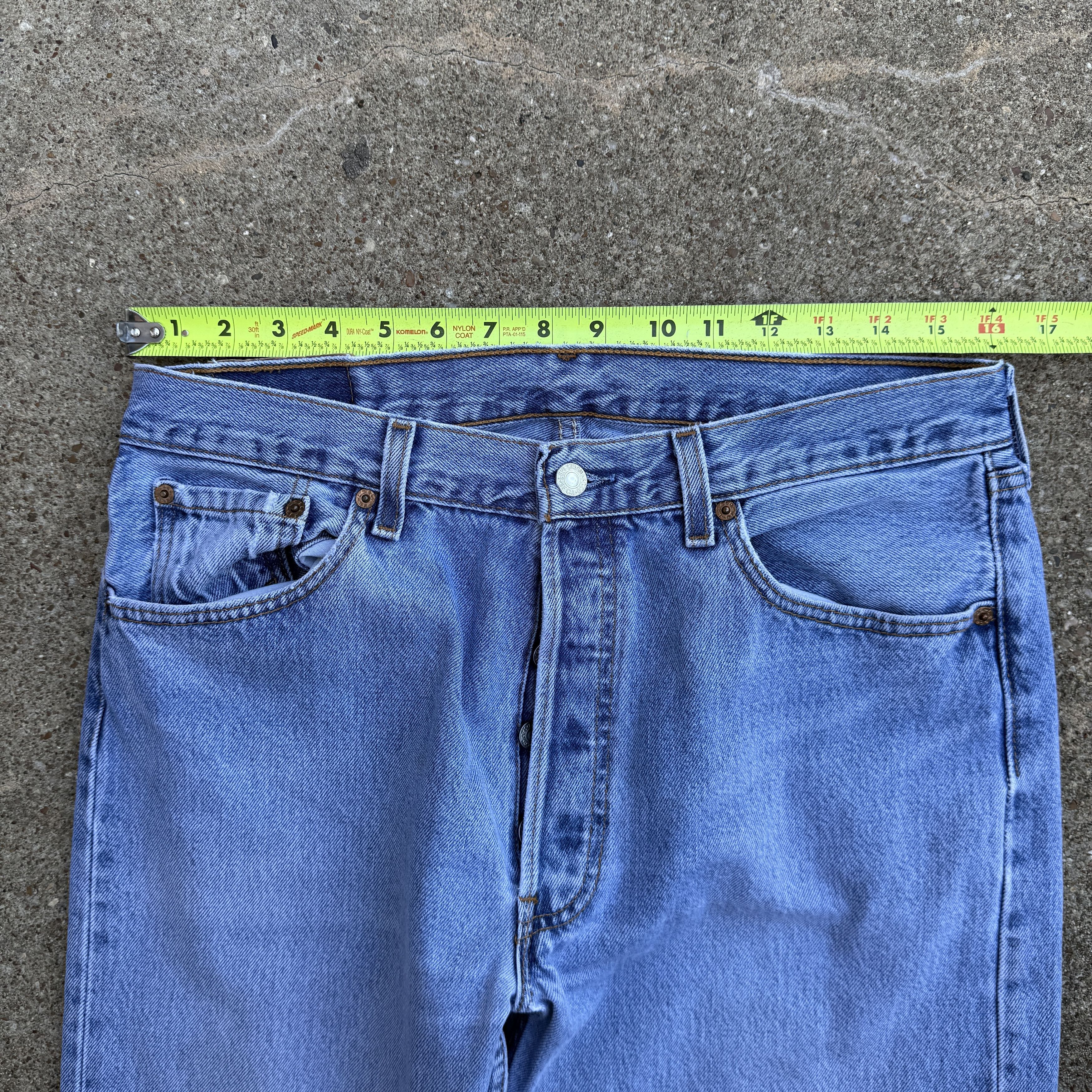 Levi's Vintage 90s Levis 501 Blue Button fly Denim Made USA Jeans Size US 32 / EU 48 - 9 Thumbnail