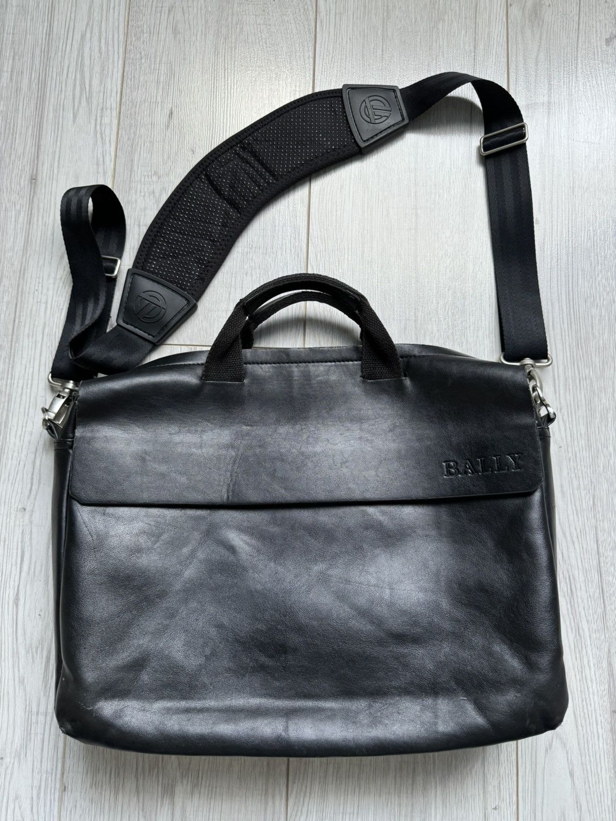 Bally 💼 Bally Reall Leather Bag Size 38 - 1 Thumbnail