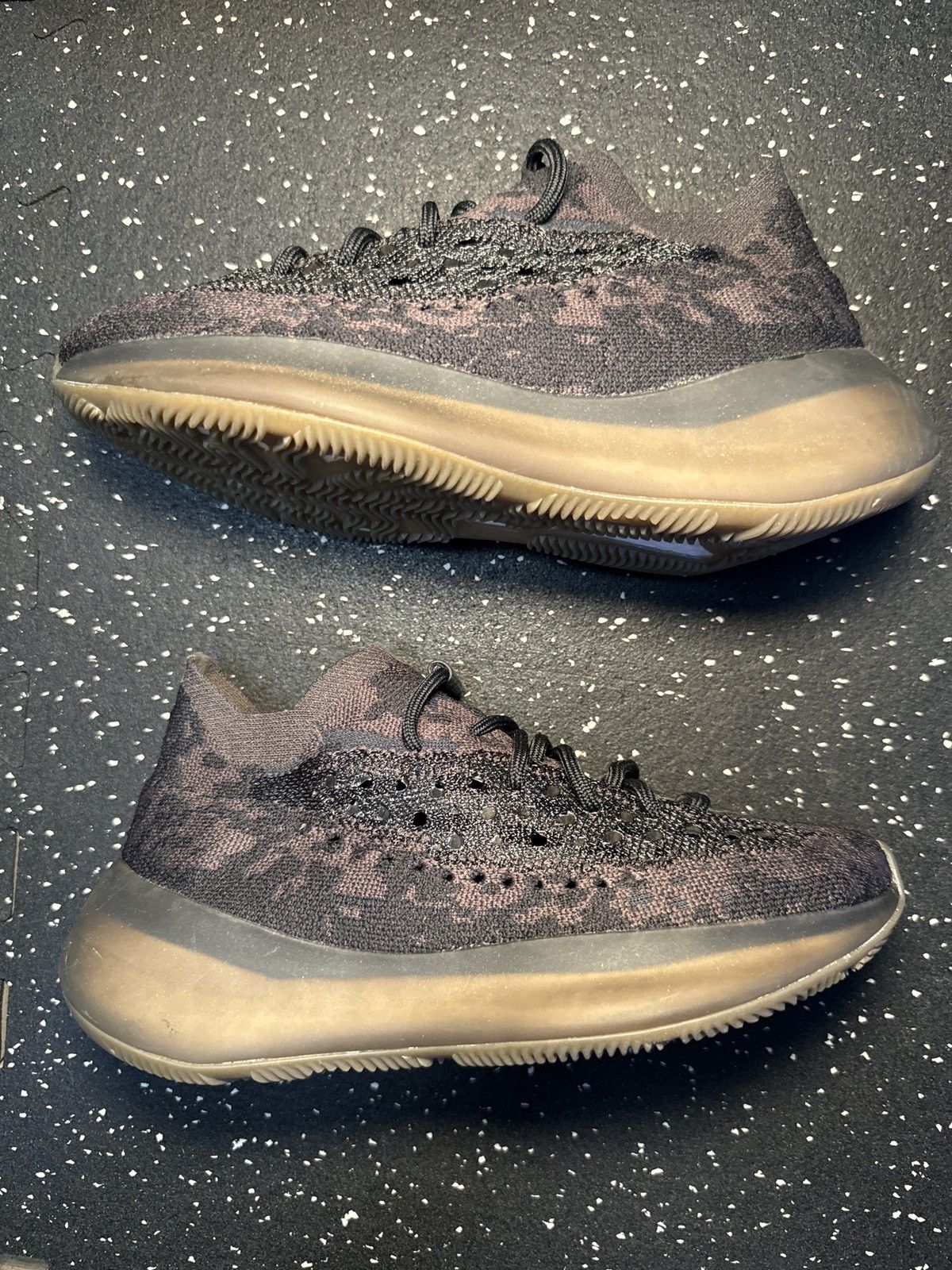 Adidas × Yeezy Yeezy Boost 380 onyx authentic worn once. Practically new! Size US 6 / EU 39 - 1 Thumbnail