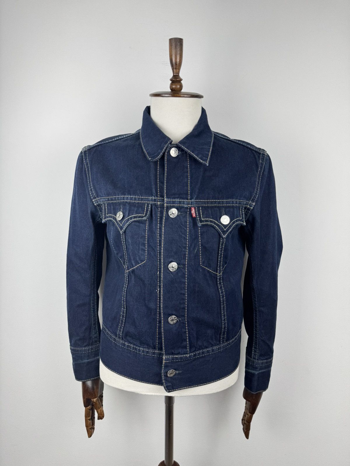 Levi's × Vintage Men’s Vintage Levi’s Trucker Denim Cropped Jacket size M Size US M / EU 48-50 / 2 - 1 Thumbnail