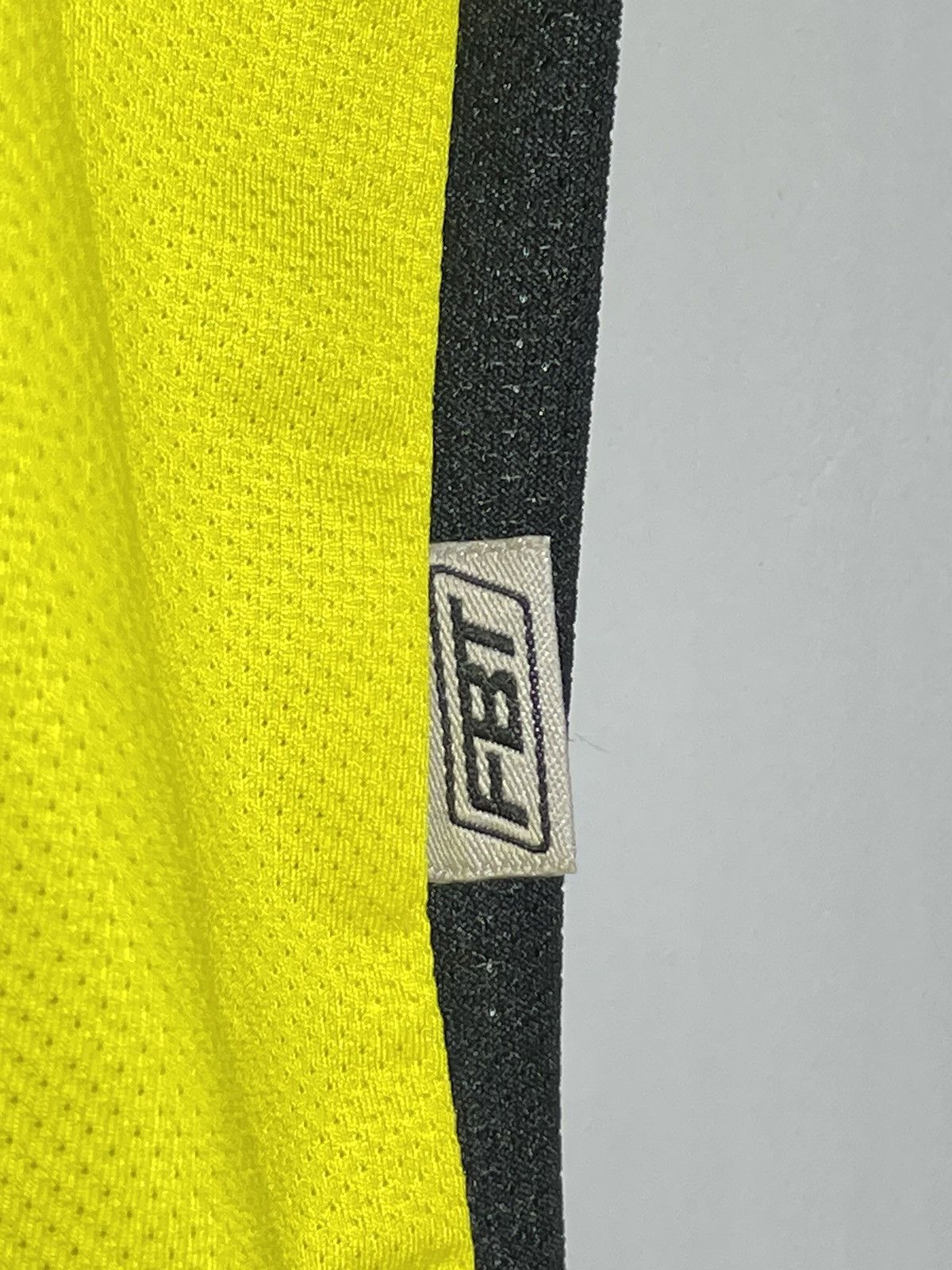 Other Songkhla United FC 2014 Thai League Home Y2k Football Shirt Size US L / EU 52-54 / 3 - 9 Thumbnail