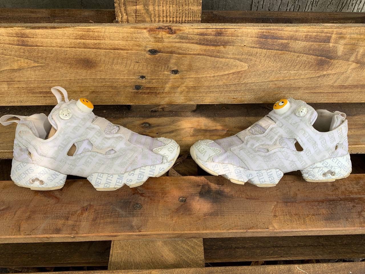 Reebok × Vetements Reebok VETEMENTS x InstaPump Fury 'Emoji' Size US 6 / EU 39 - 2 Thumbnail