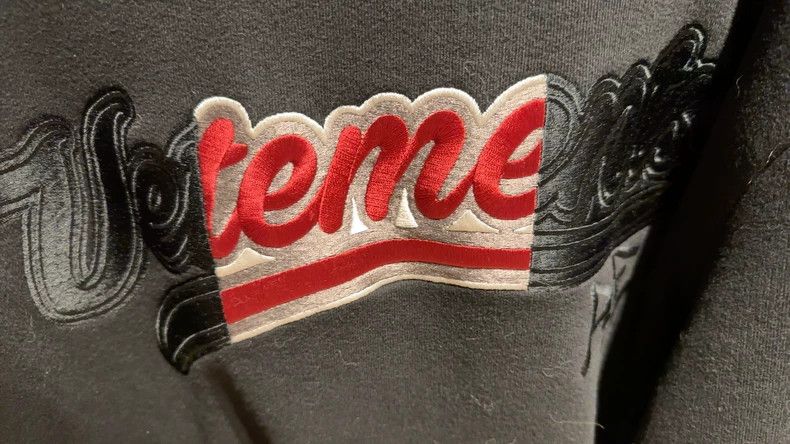 Vetements Vetements Limited Edition 2018 Embroidered Gradient Sweats Size US S / EU 44-46 / 1 - 2 Thumbnail