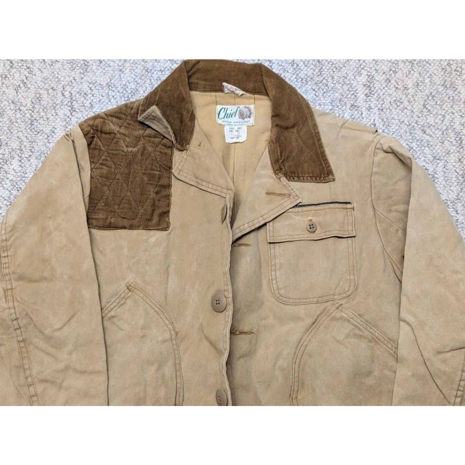 Carhartt VINTAGE hunting jacket Chief duck cotton canvas coat 38 brown Men XS Chest 38 in Short boxy fit 1960s corduroy collar jacket Men Size US S / EU 44-46 / 1 - 3 Thumbnail