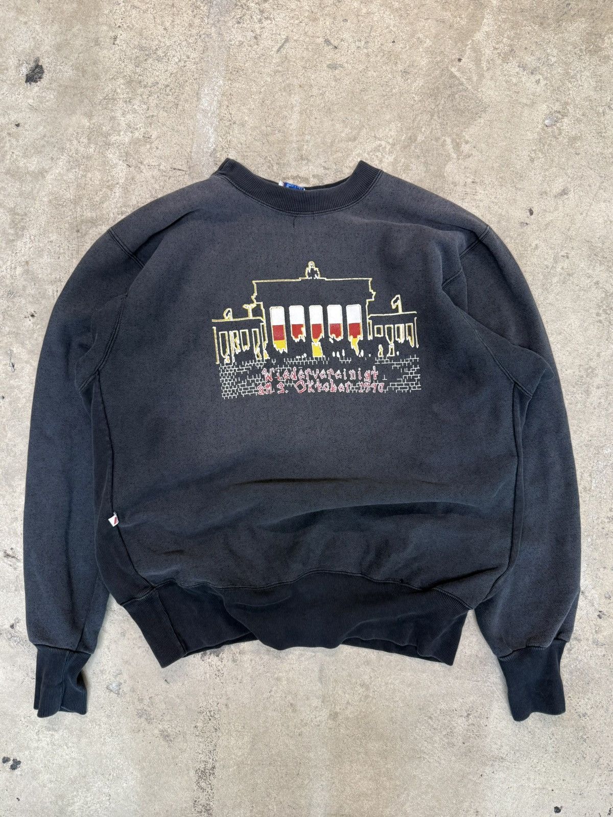 Vintage Vintage Trashed SunFaded CrewNeck Size US L / EU 52-54 / 3 - 1 Thumbnail