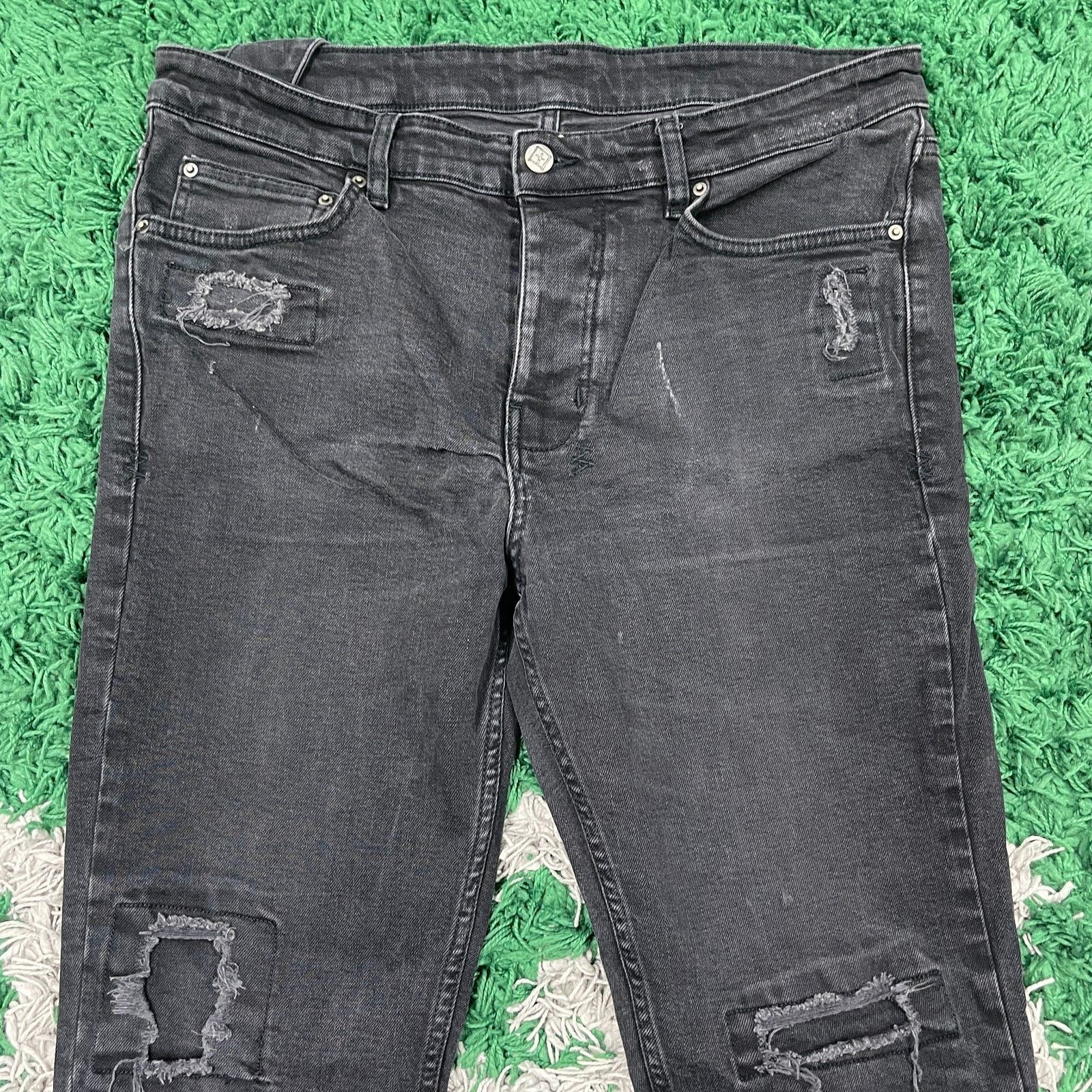 Ksubi Ksubi chitch boneyard black Distressed Skinny Jeans size 34 Size US 34 / EU 50 - 2 Thumbnail