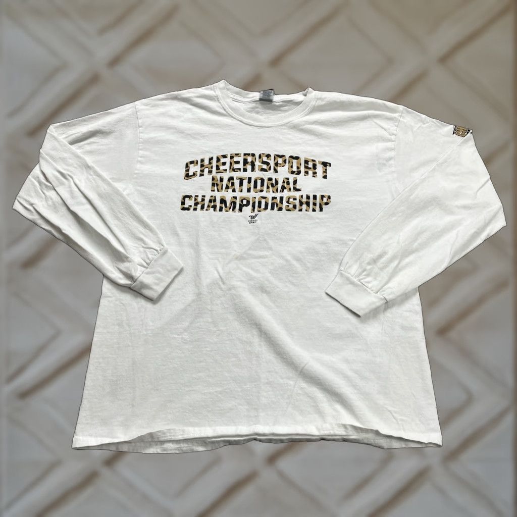 Gildan VINTAGE? No — Gildan Crew Neck Tee Womens Large White Long Sleeve Cotton Logo Basic Shirt Adult Women L White Classic Sports 90s Size L / US 10 / IT 46 - 1 Thumbnail
