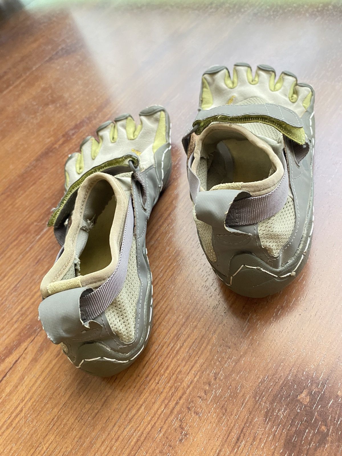 Vibram Vibram Five Fingers grey shoes Size US 10 / IT 40 - 2 Thumbnail
