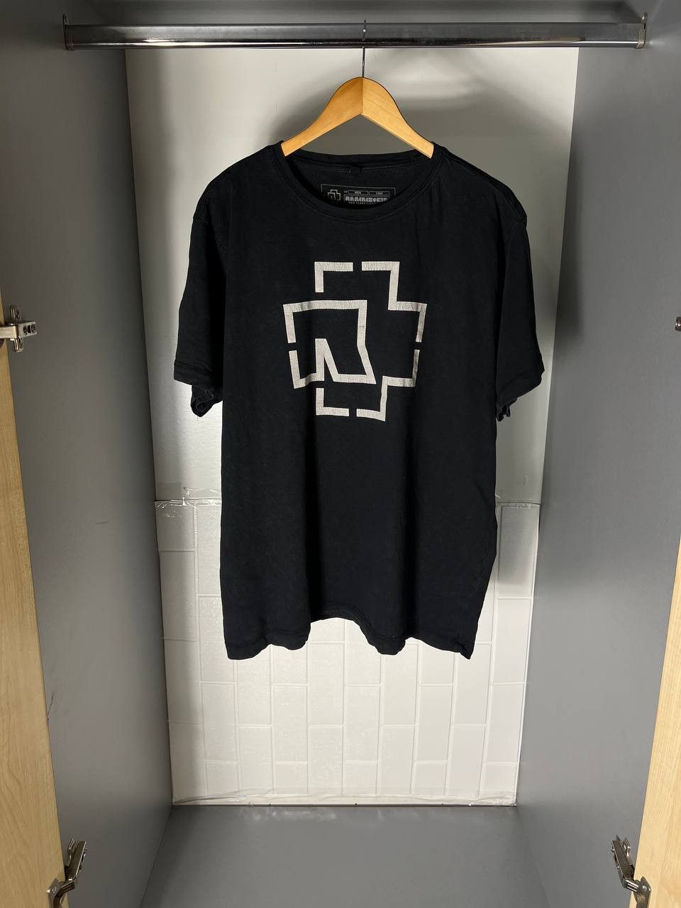 Band Tees VINTAGE RAMMSTEIN WORLD TOUR ROCK T-SHIRT METAL Y2K 90s Size US XXL / EU 58 / 5 - 1 Thumbnail